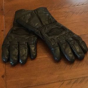 Women’s leather gloves